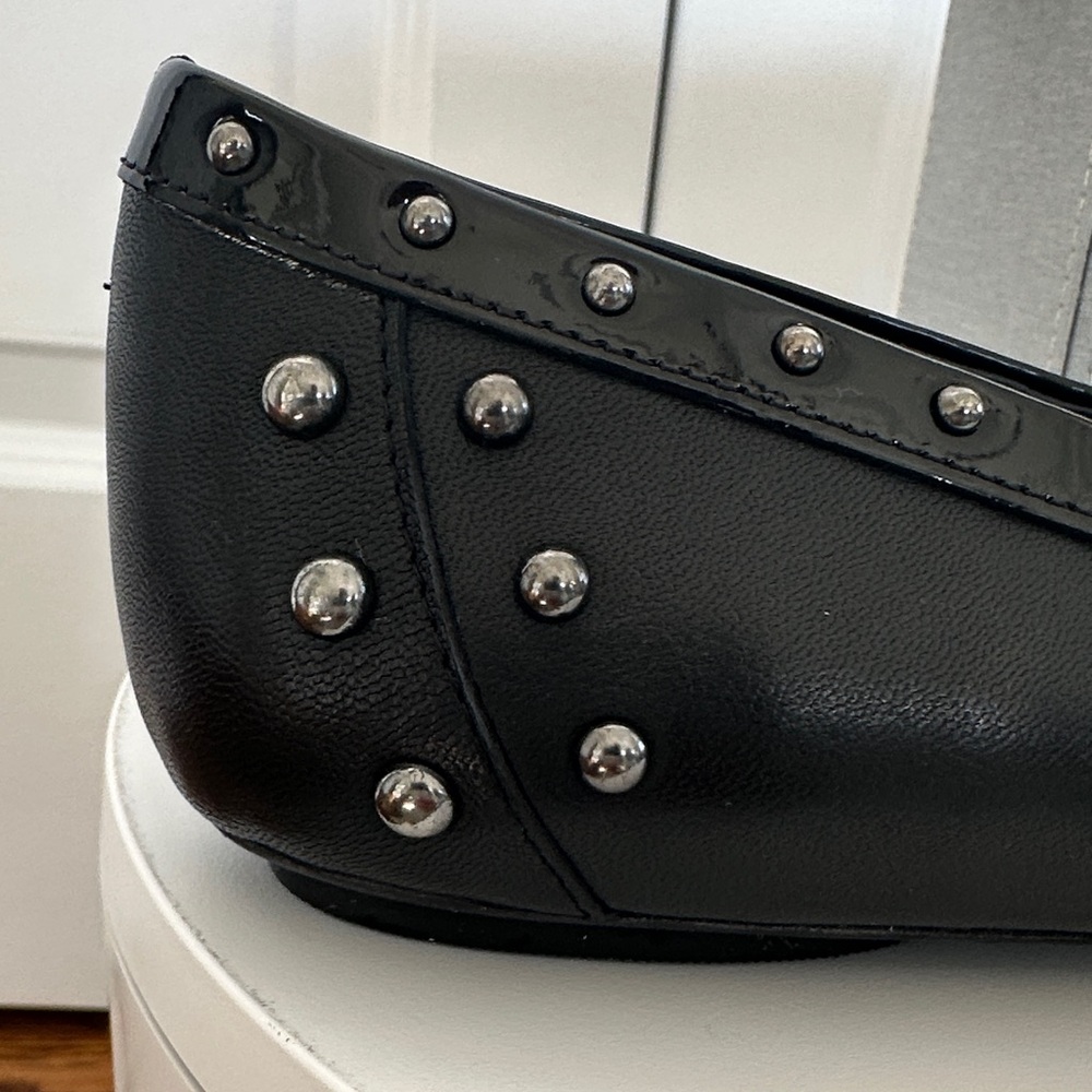 Vaneli Black Studded Patent Leather Cap Toe Rubber Bottom Balet Flats Size 10.5 - Picture 4 of 10